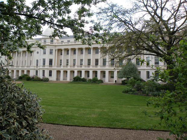  immeuble avec colonnade, Regent's park